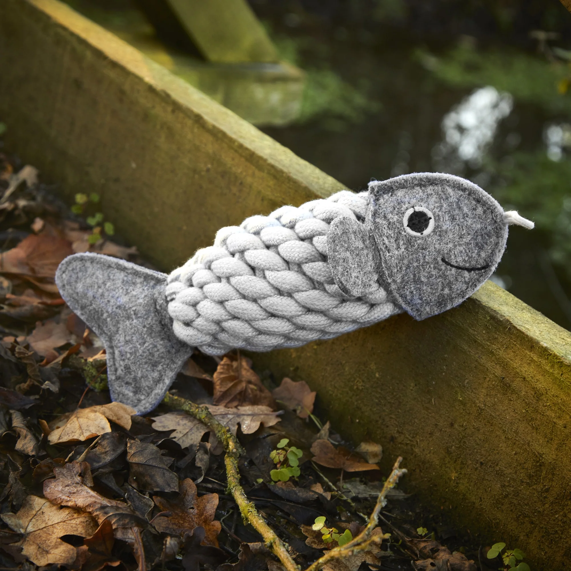Roger the Ropefish, Eco Dog toy - Image 5